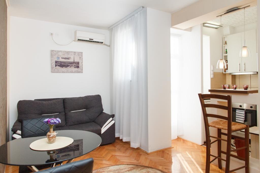 Stay In Apartments Belgrade Bilik gambar